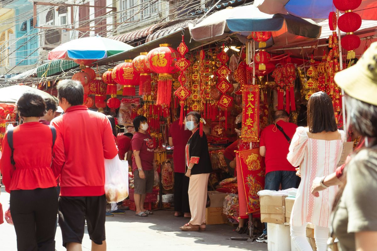 In front of Wat Leng Noei Yi